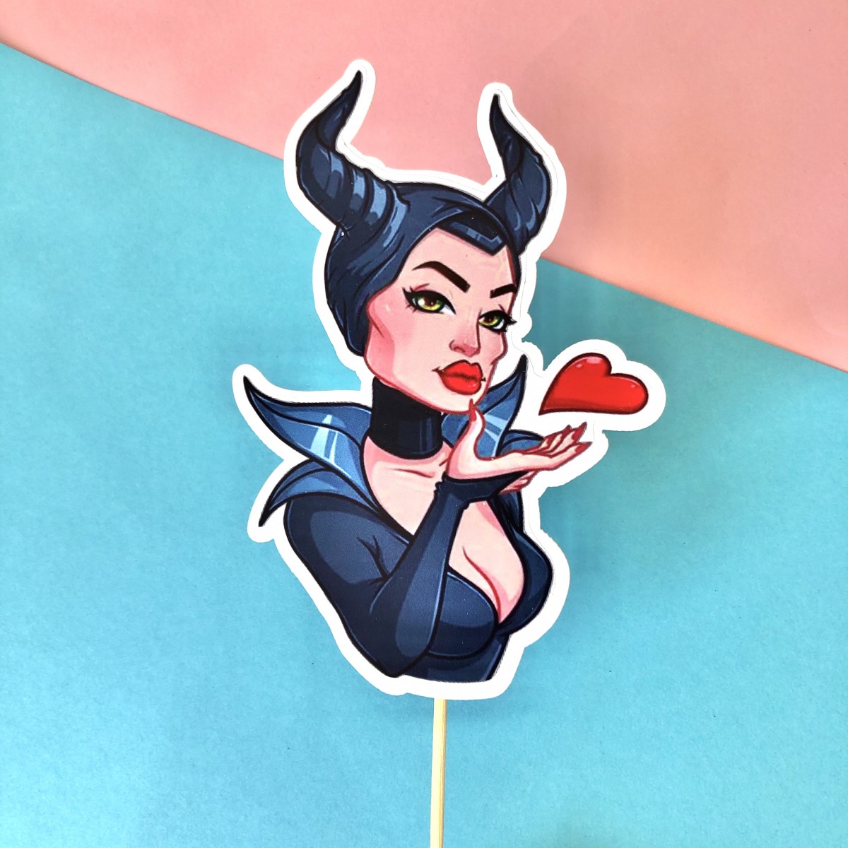 Топпер Малефисента (поцел)